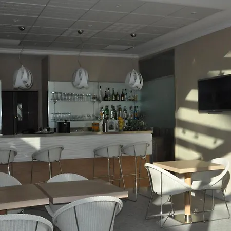 布鲁斯巴尔莫勒尔蓝色假日酒店酒店