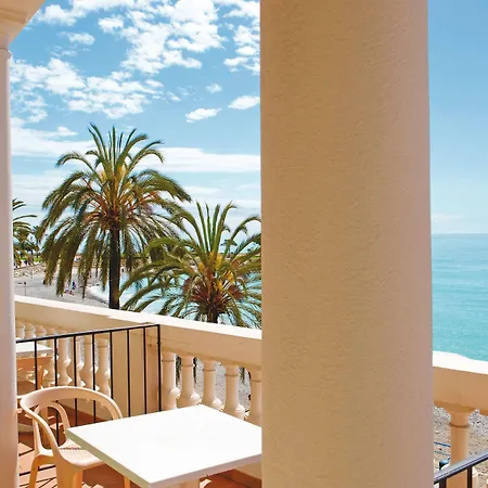 布鲁斯巴尔莫勒尔蓝色假日酒店酒店