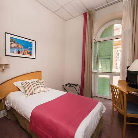 布鲁斯巴尔莫勒尔蓝色假日酒店酒店