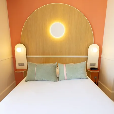 Bleues Balmoral Hotell 3*