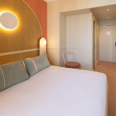 布鲁斯巴尔莫勒尔蓝色假日酒店酒店 芒通