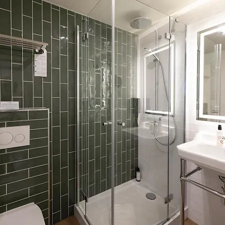 布鲁斯巴尔莫勒尔蓝色假日酒店酒店 芒通