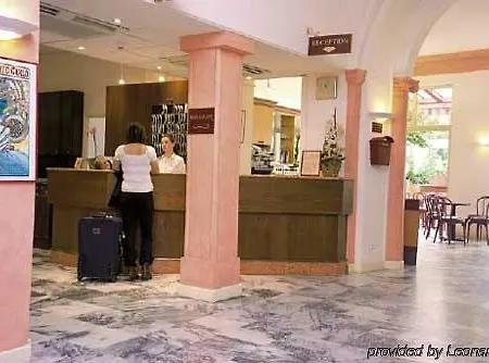 Bleues Balmoral Ментона