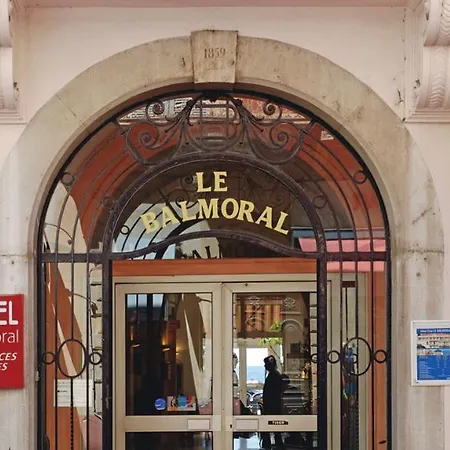 布鲁斯巴尔莫勒尔蓝色假日酒店酒店 芒通