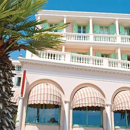 布鲁斯巴尔莫勒尔蓝色假日酒店酒店 3* 芒通