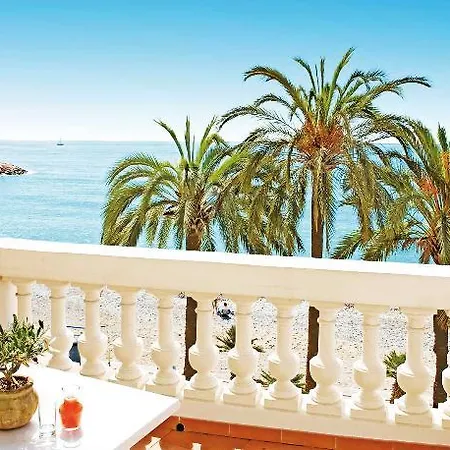 布鲁斯巴尔莫勒尔蓝色假日酒店酒店 酒店 芒通