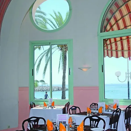 Bleues Balmoral 3* Ментона