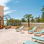 Bleues Balmoral Hotel