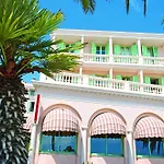 Bleues Balmoral Hotel 3*