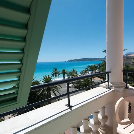Bleues Balmoral Hotel