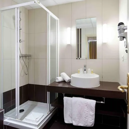 Bleues Balmoral Hotel Mentona