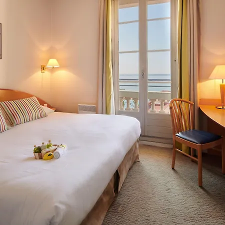 Bleues Balmoral Hotel Mentona