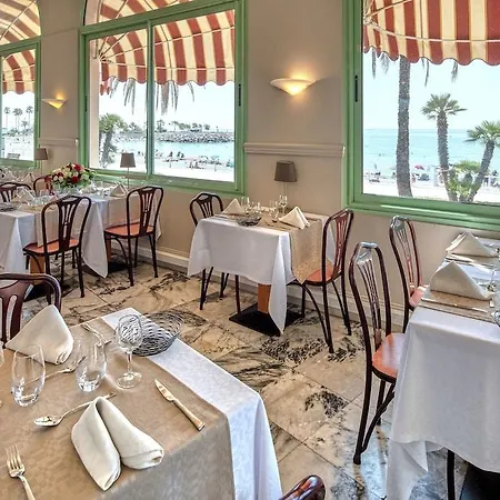 Bleues Balmoral Hotel 3*