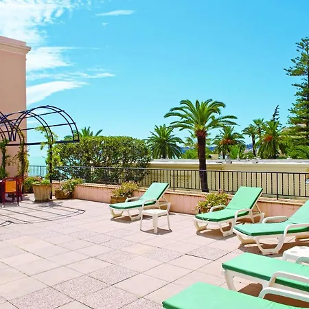 Bleues Balmoral Hotel