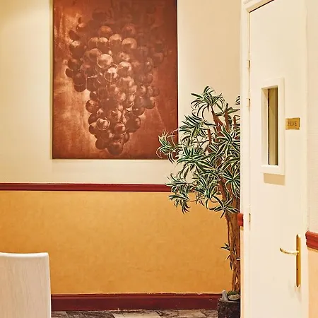 Bleues Balmoral Hotel Mentona