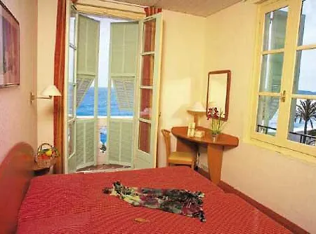 Bleues Balmoral Hotel 3*