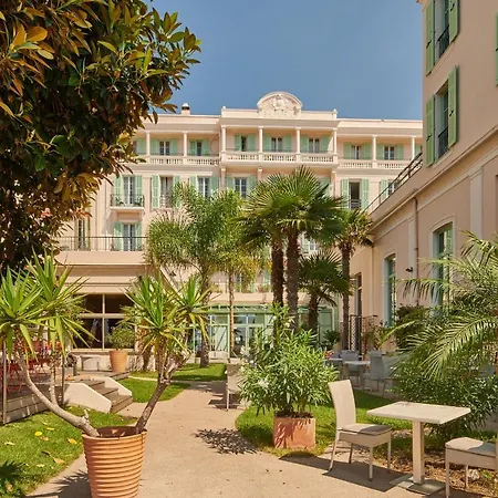 Bleues Balmoral Hotel Mentona