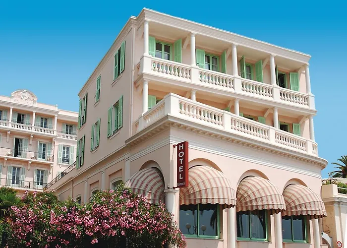 Bleues Balmoral Hotell 3*