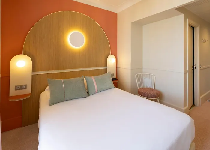 Bleues Balmoral فندق مينتون