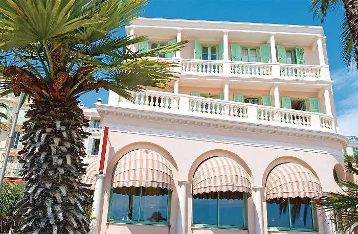 Bleues Balmoral 3* مينتون