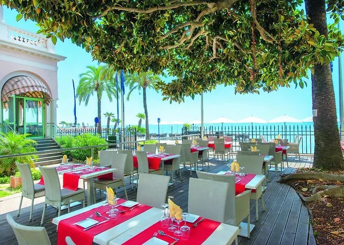 Bleues Balmoral فندق 3*
